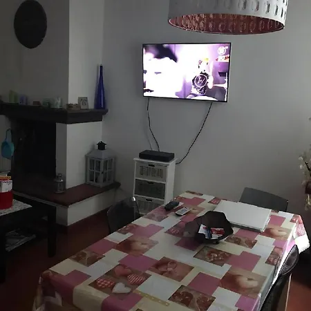 Kleine, Gemuetliche In Oltrarno Apartman *